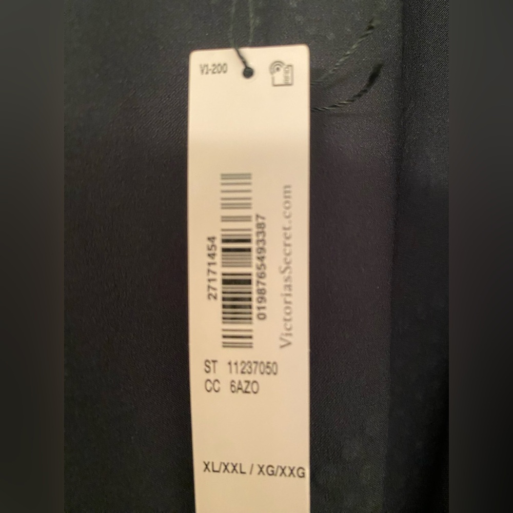 Victoria’s Secret Fashion Show Robe size xl/xxl - Picture 9 of 9